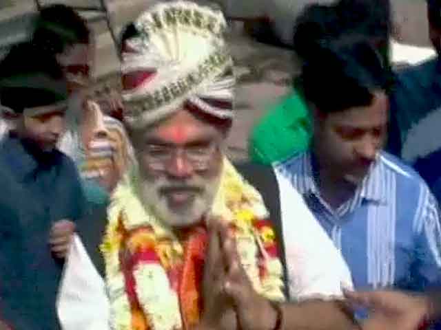 वाराणसी में मोदी का हमशक्ल कर रहा है प्रचार