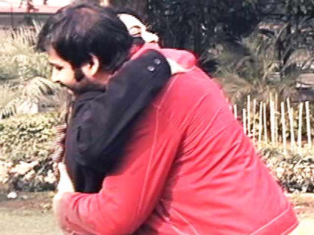 Are you hugging someone the right way?