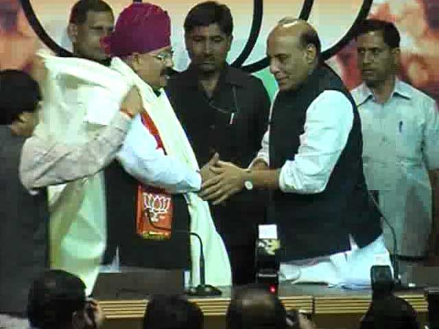 कांग्रेस छोड़ बीजेपी में शामिल हुए सतपाल महाराज