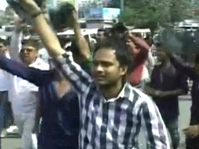 Video : शत्रुघ्न सिन्हा के समर्थकों और विरोधियों के बीच जमकर हुई मारपीट