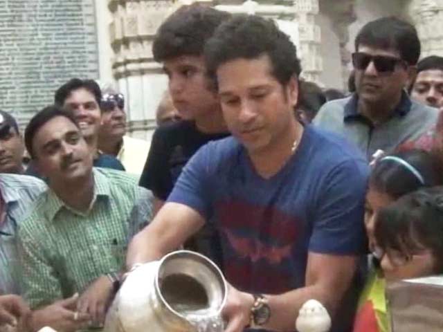 Sachin Tendulkar takes family to Gir, Somnath temple