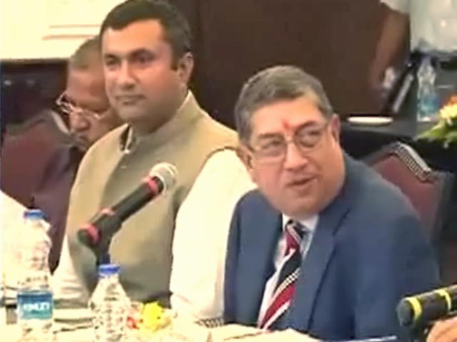 निष्पक्ष जांच के लिए श्रीनिवासन इस्तीफा दें : सुप्रीम कोर्ट