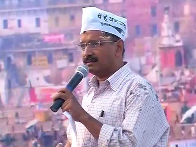 Arvind Kejriwal meets Lt Governor, requests him to conduct elections in Delhi