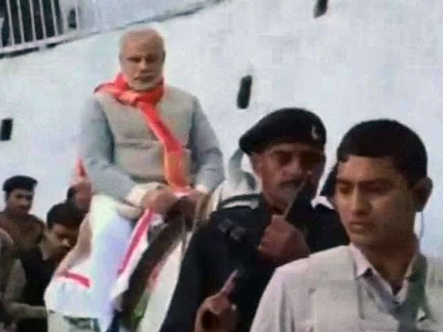 Video : Narendra Modi visits Vaishno Devi shrine ahead of J&K rally