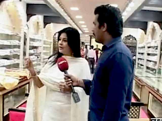 मालिनी अवस्थी ने गीत गाकर की वोट डालने की अपील...