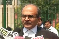 मिशन 2014 : कांग्रेस, बीजेपी को मिलने वाला विदेशी फंड सवालों में मिशन 2014 : कांग्रेस, बीजेपी को मिलने वाला विदेशी फंड सवालों में