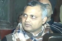 आप पार्टी नेता सोमनाथ भारती पर शिकंजा कसा आप पार्टी नेता सोमनाथ भारती पर शिकंजा कसा