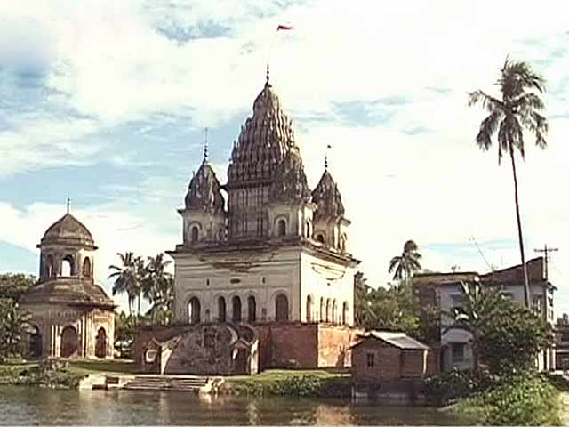 बांग्लादेश में मंदिरों की सैर
