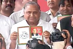 सपा ने जारी किया चुनाव घोषणापत्र सपा ने जारी किया चुनाव घोषणापत्र