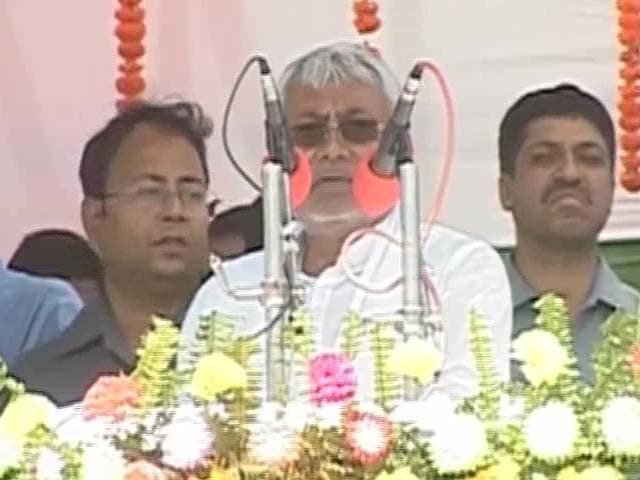 Video : In Nawada, Nitish-Modi face off