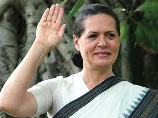सोनिया गांधी ने राहुल को दे रखा है नौ लाख का कर्ज