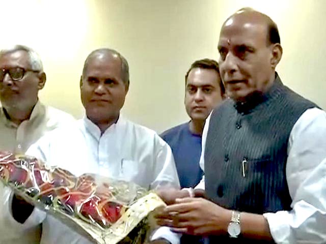 गौतमबुद्ध नगर के कांग्रेस प्रत्याशी बीजेपी में शामिल