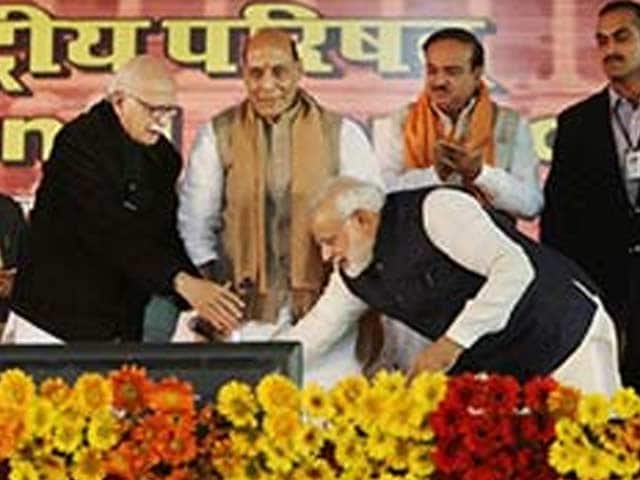 Video : Show of unity: Modi to accompany Advani for nomination today