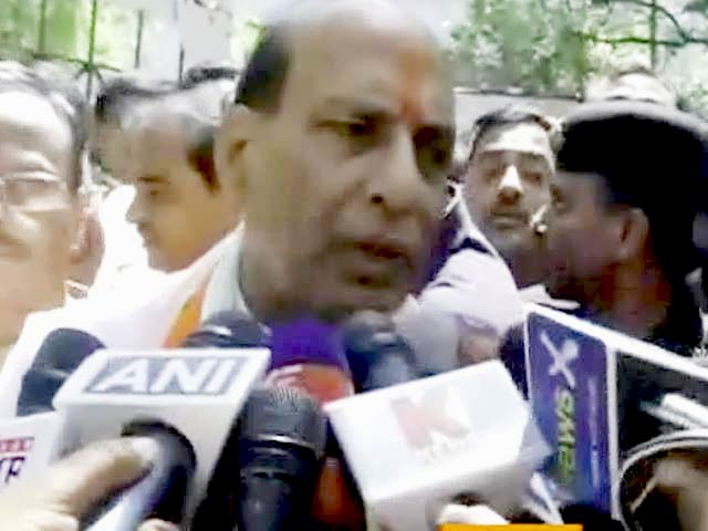 राजनाथ ने लखनऊ से भरा नामांकन पत्र