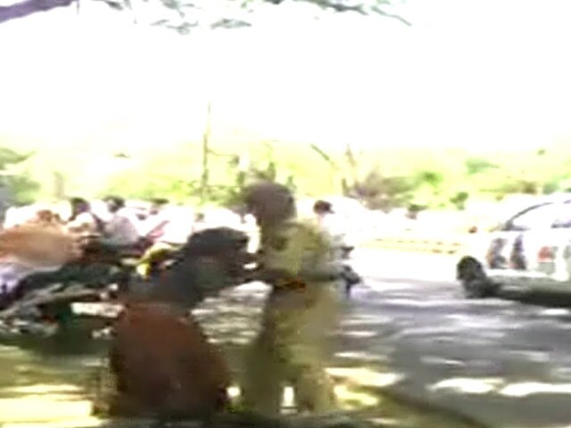 Videos : नागपुर में वीआईपी सुरक्षा के नाम पर महिला की पिटाई