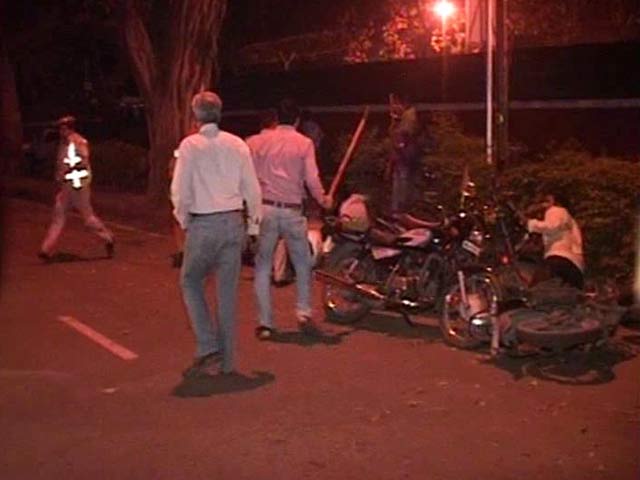 400 bikers detained for flouting traffic laws in Delhi's VIP area
