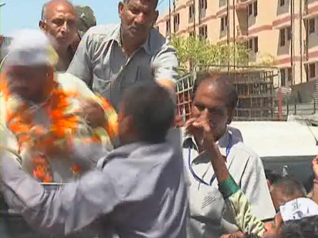 Arvind Kejriwal slapped again while campaigning in Delhi