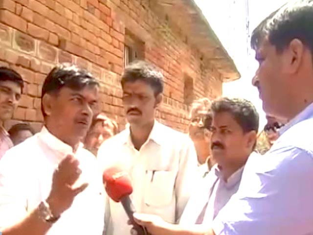 आरा में है दिलचस्प लड़ाई