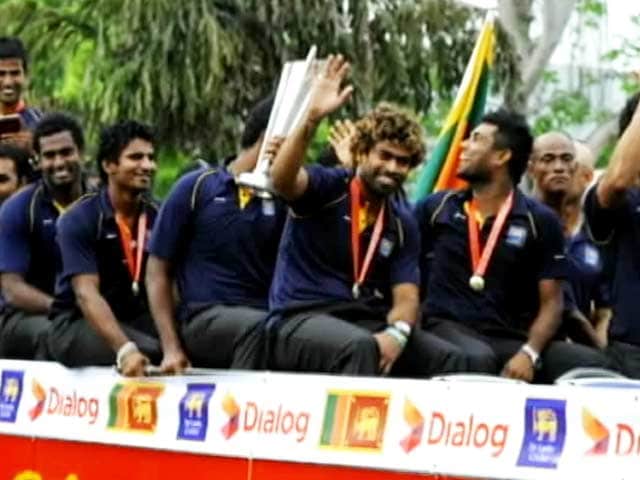 Video : Victorious Sri Lankan cricket team returns home
