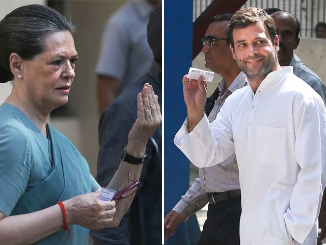 Video : Sonia, Rahul Gandhi among early voters in Delhi