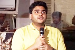 "My girlfriend should negotiate with hijackers!" "My girlfriend should negotiate with hijackers!"