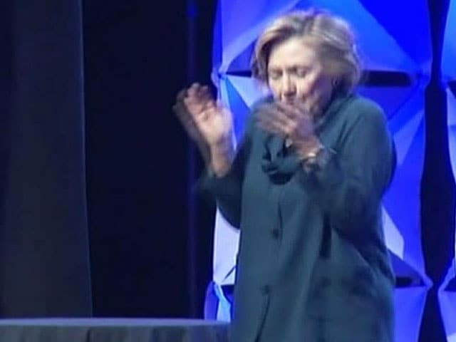 Video : Woman throws shoe at Hillary Clinton in Las Vegas