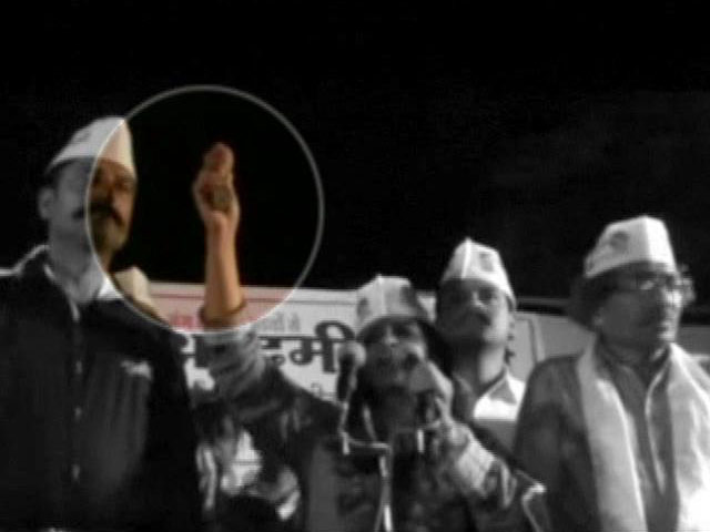 एमपी में शाजिया इल्मी की सभा में फेंके गए पत्थर