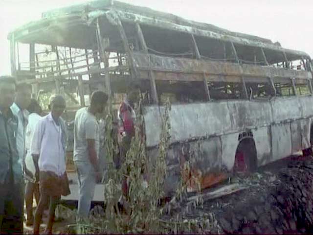 कर्नाटक : बस में आग लगने से छह लोगों की मौत