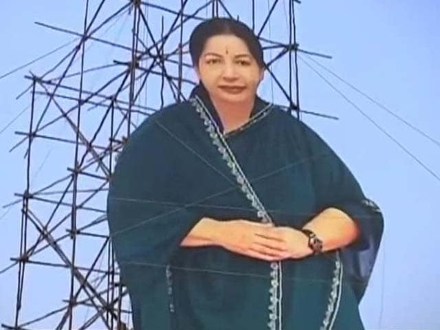 Video : Tamil Nadu stops for Jayalalithaa's rally