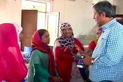 प्राइम टाइम : सियासी बहस और मुस्लिम लड़कियां प्राइम टाइम : सियासी बहस और मुस्लिम लड़कियां