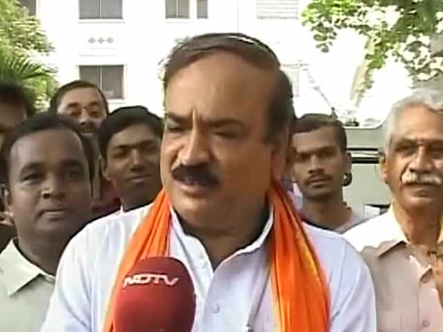 Video : Ananth Kumar sees colours of victory