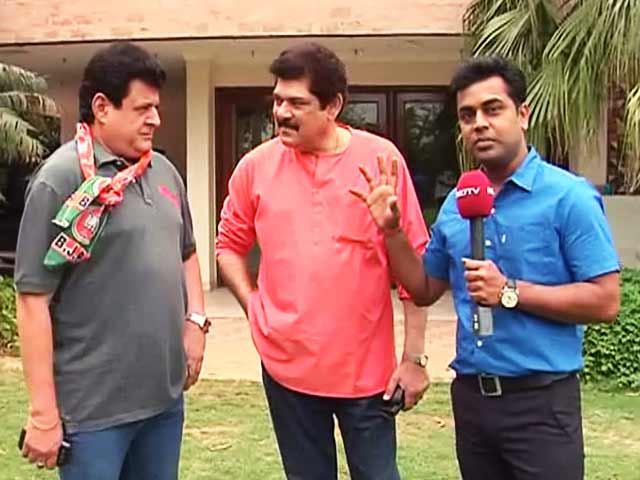 हेमा मालिनी के प्रचार में साथ आए 'युधिष्ठिर' और 'कर्ण'