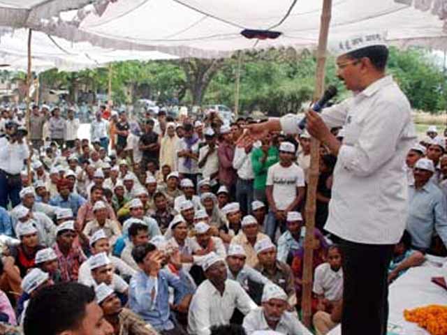 वाराणसी में अरविंद केजरीवाल का विरोध