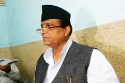 Azam Khan refuses to apologise, attacks Narendra Modi for 'puppy' remark Azam Khan refuses to apologise, attacks Narendra Modi for 'puppy' remark