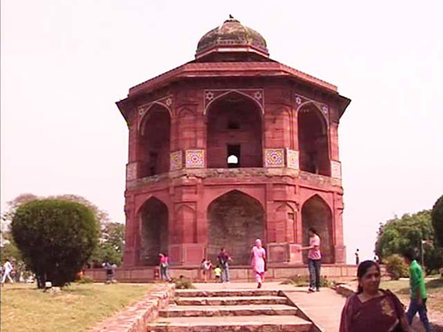 Does Delhi's Purana Qila have a Mahabharata connection?