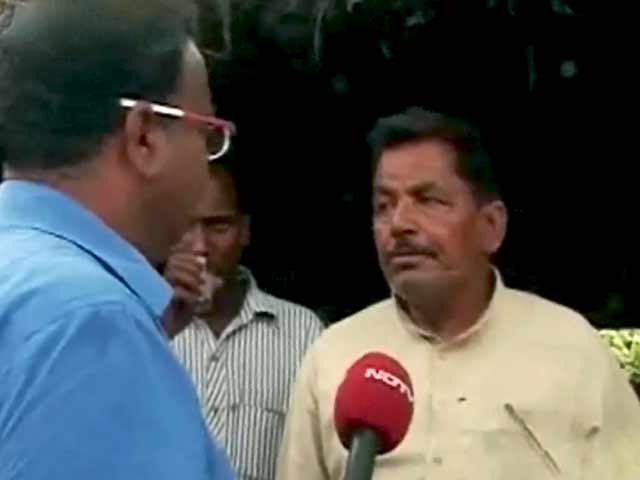 बाबा का ढाबा : चाय की चुस्कियां और चुनावी चर्चा