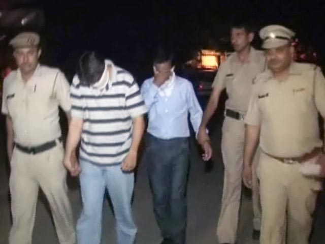 बच्चे के एडमिशन का झांसा देकर महिला से गैंगरेप