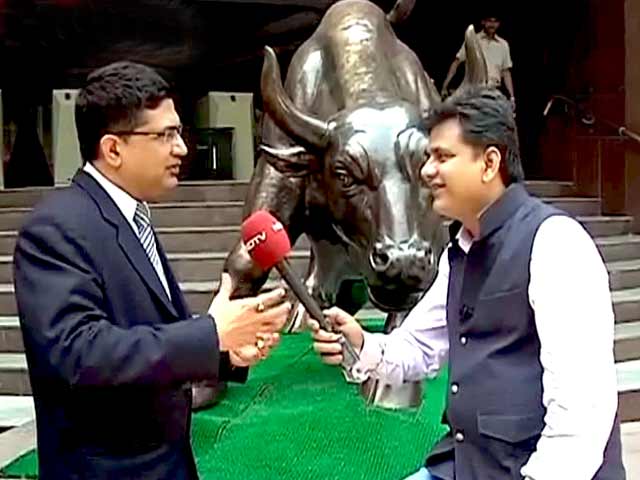 न्यूज प्वाइंट : राजनीति और बाजार