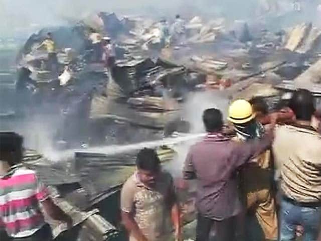 500 homes destroyed in fire at slum in South Delhi