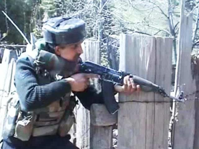 Video : Shopian encounter: Firing resumes, one militant still hiding