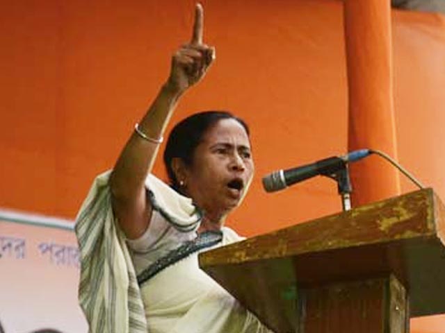 Mamata Banerjee calls Narendra Modi 'architect of riots', rejects his 'gyan'
