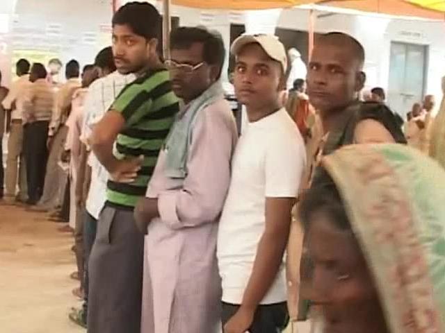 लोकसभा की 89 सीटों पर मतदान, मोदी, सोनिया मैदान में