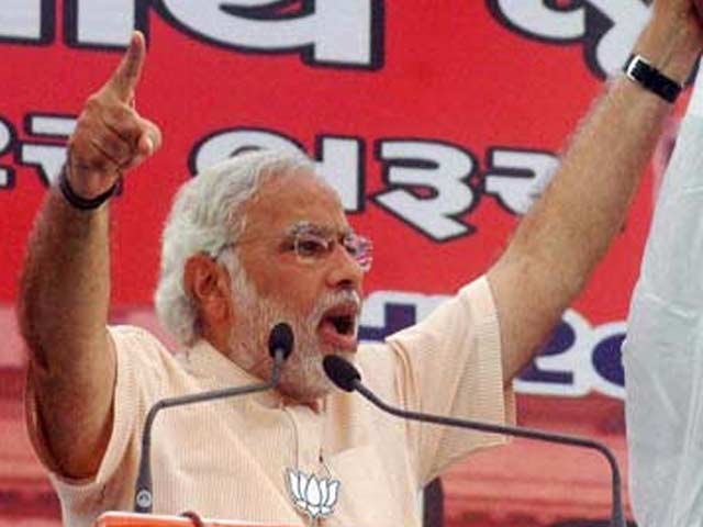 चाहे तो हम पर एक और केस ठोक दे चुनाव आयोग : नरेंद्र मोदी