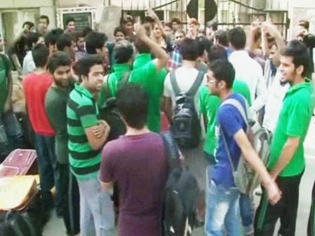 Video : Kashmiri students allegedly assaulted, asked to shout anti-Pak slogans
