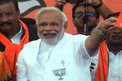 प्रियंका के 'नीच राजनीति' वाले हमले के बाद मोदी ने खेला कास्ट कार्ड प्रियंका के 'नीच राजनीति' वाले हमले के बाद मोदी ने खेला कास्ट कार्ड