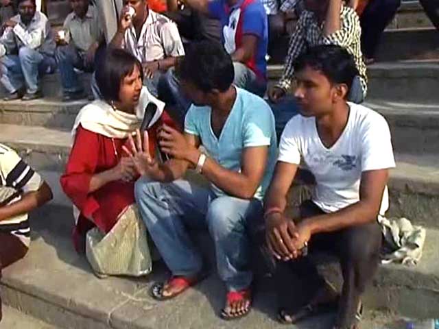 Video : <i>Chai Stop</i>: In Ayodhya - Mandir Wave or Modi Wave?