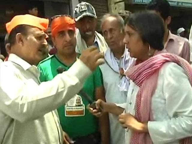 Video : <i>Chai Stop</i>: Varanasi Debates Decision of District Majistrate Pranjal Yadav