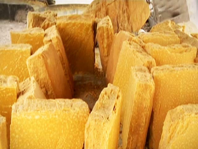 Follow The Star Visits a Rustic Jaggery Mill