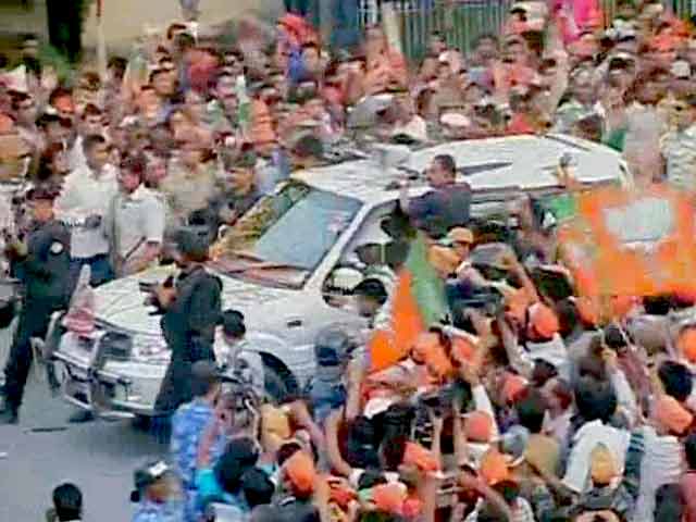 मिशन 2014 : नरेंद्र मोदी का अघोषित रोडशो