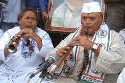 Bismillah Khan's Family Joins Rahul Gandhi's Roadshow Bismillah Khan's Family Joins Rahul Gandhi's Roadshow